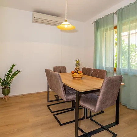 Jarmila Croatia Beachfront 公寓 茨里克韦尼察