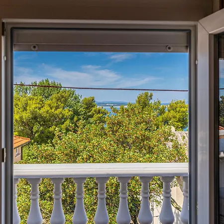 公寓 Jarmila Croatia Beachfront