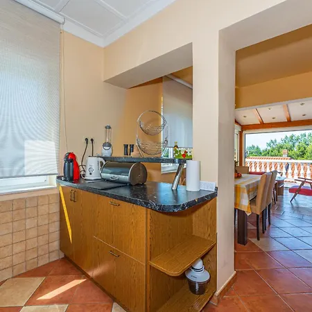 Jarmila Croatia Beachfront 公寓