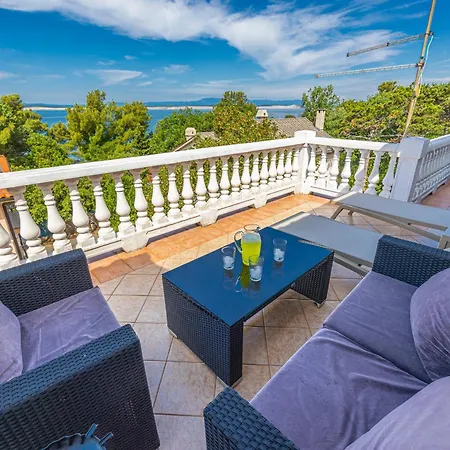Jarmila Croatia Beachfront 茨里克韦尼察