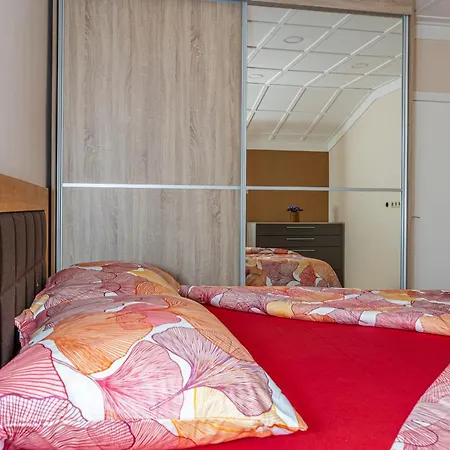 Jarmila Croatia Beachfront * 茨里克韦尼察