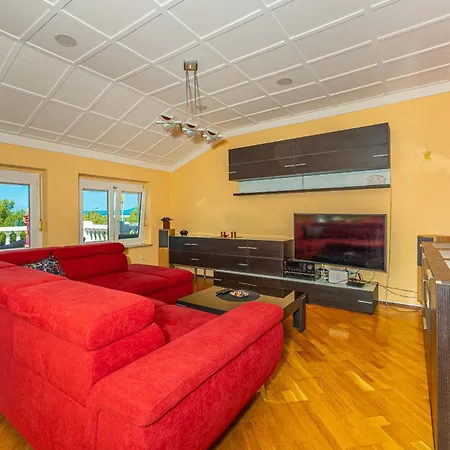公寓 Jarmila Croatia Beachfront