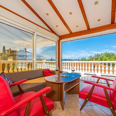 Jarmila Croatia Beachfront 公寓