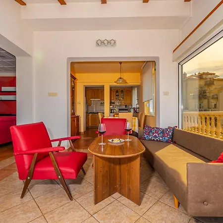 Jarmila Croatia Beachfront