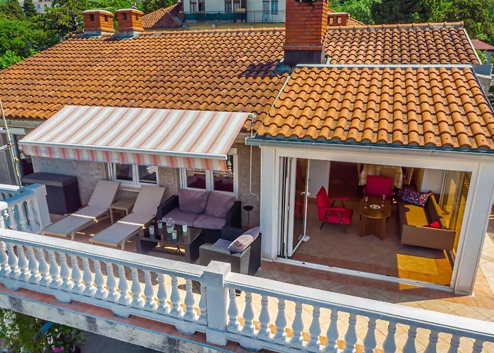 Jarmila Croatia Beachfront * Crikvenica