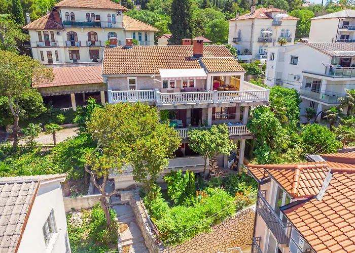 Jarmila Croatia Beachfront * Crikvenica