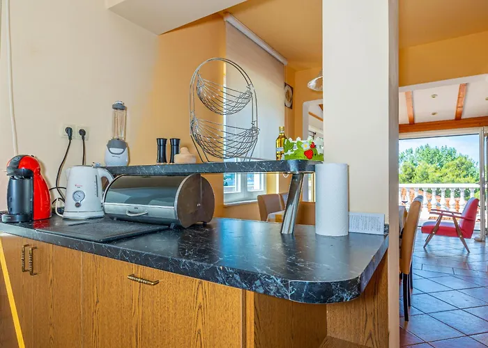 Jarmila Croatia Beachfront Apartman *