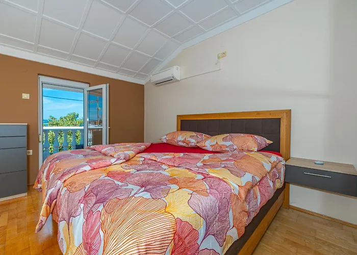 Jarmila Croatia Beachfront Apartman