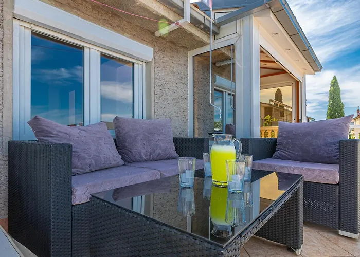 Jarmila Croatia Beachfront ツリクヴェニツァ