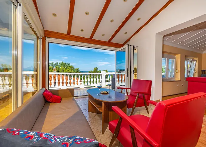 Jarmila Croatia Beachfront ツリクヴェニツァ
