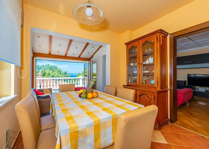 Jarmila Croatia Beachfront